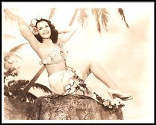 Hollywood ZIEGFELD GIRL Sylvia Opert CHEESECAKE 1940s ALLURING POSE  Photo 756 picture