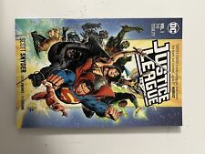 Justice League vol 1 (DC Comics 2012 March 2013) picture