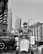 Stevedore Loads Crates of Fresh Fish 1943 Photograph New York, New York 8x10 picture