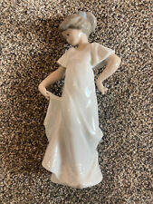 Lladro NAO How Pretty Porcelain Girl Figurine, very good condition picture