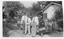 MID 20th CENTURY Vintage FOUND FAMILY PHOTO Black And White Snapshot 43 LA 81 O picture