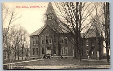 C.1910 PPC WINDSOR, NY, HIGH SCHOOL, CHILDREN AT FRONT Postcard P32 picture