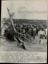 1954 Press Photo Helicopter crashes into crane at construction site, Texas picture