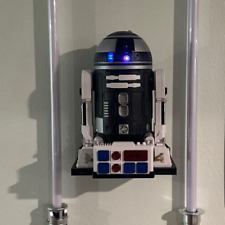 Display mount for Galaxy edge droid depot R2-D2 and R5-D4 droid picture
