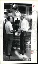 1979 Press Photo Jim Hazel Powell meet Charlie Butts on W 100th Street picture