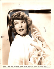 HOLLYWOOD BEAUTY KATHARINE HEPBURN STYLISH POSE STUNNING PORTRAIT 1935 Photo C42 picture