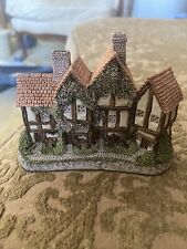 1985 David Winter Cottage The Apothecary's Shop No Box or COA picture