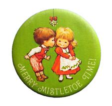 Hallmark BUTTON PIN Christmas Vintage Mary Hamilton MISTLETOE TIME 1977 Pinback picture