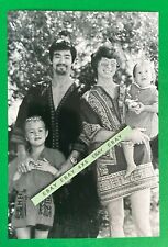 Found 4X6 Photo of Bruce Lee Martial Artist Actor with Family Brandon Lee picture