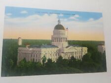 Vintage California postcard STATE CAPITOL BUILDING  Sacramento nice view 1940's  picture