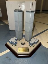 Twin Towers Statue Danbury mint picture