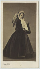 CDV 1860-70 Pierre Petit. Actress. Name to decipher. Umbrella. picture