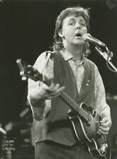 English Singer Paul McCartney concert  London Music  A2468 A24 Original  Photo picture